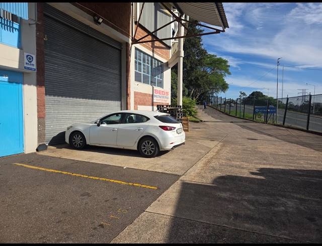 918M² WAREHOUSE TO LET IN PINETOWN CENTRAL